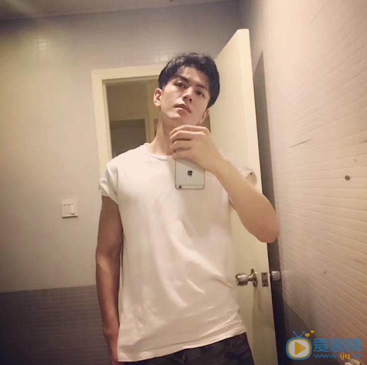 李九霖生活照 李九霖高清写真_李九霖高清剧照