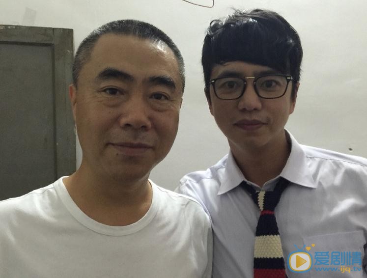 赵正阳与人合照 赵正阳高清写真_赵正阳高清剧照