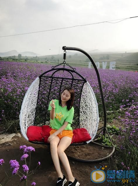 井凌潇街拍写真 井凌潇高清写真_井凌潇高清剧照