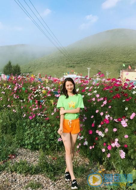 井凌潇街拍写真 井凌潇高清写真_井凌潇高清剧照