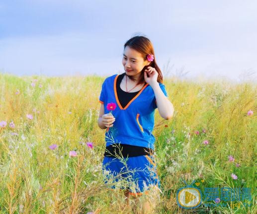 井凌潇街拍写真 井凌潇高清写真_井凌潇高清剧照