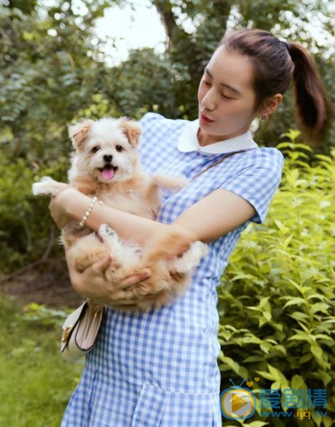 井凌潇街拍写真 井凌潇高清写真_井凌潇高清剧照