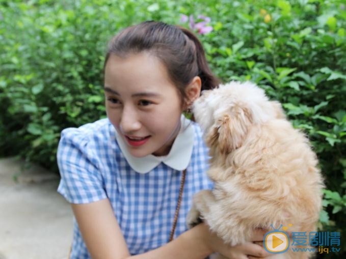 井凌潇街拍写真 井凌潇高清写真_井凌潇高清剧照