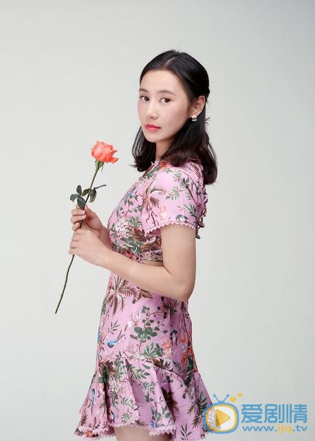 井凌潇花儿写真 井凌潇高清写真_井凌潇高清剧照