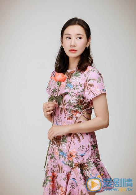 井凌潇花儿写真 井凌潇高清写真_井凌潇高清剧照