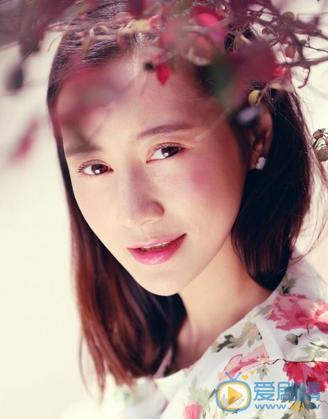 井凌潇花儿写真 井凌潇高清写真_井凌潇高清剧照