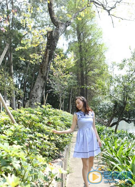 井凌潇街拍写真 井凌潇高清写真_井凌潇高清剧照