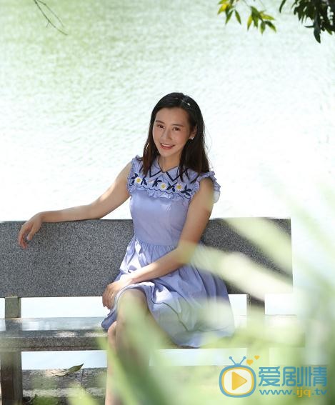 井凌潇街拍写真 井凌潇高清写真_井凌潇高清剧照