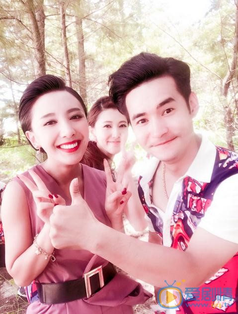 唐秦与人合照 唐秦高清写真_唐秦高清剧照
