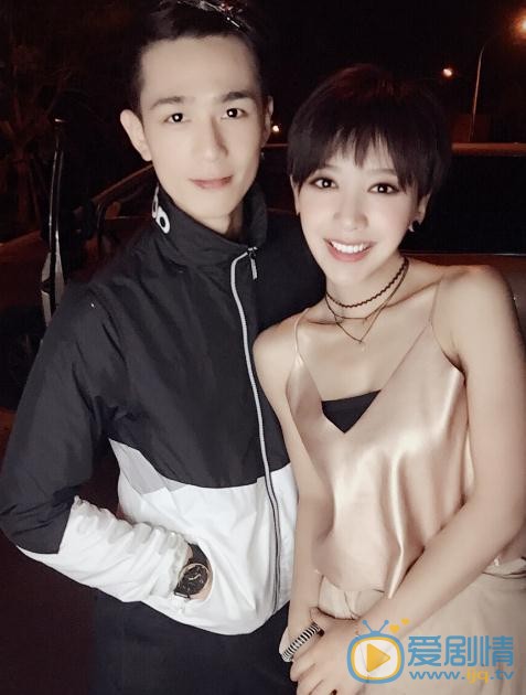 唐秦与人合照 唐秦高清写真_唐秦高清剧照