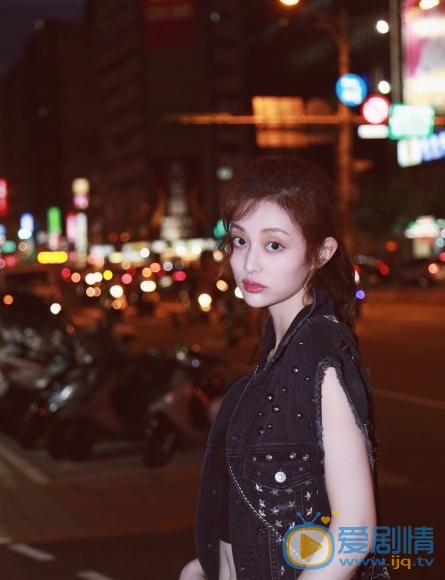 盖玥希夜色街拍 盖玥希高清写真_盖玥希高清剧照