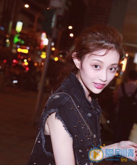 盖玥希夜色街拍 盖玥希高清写真_盖玥希高清剧照