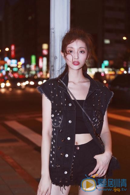 盖玥希夜色街拍 盖玥希高清写真_盖玥希高清剧照