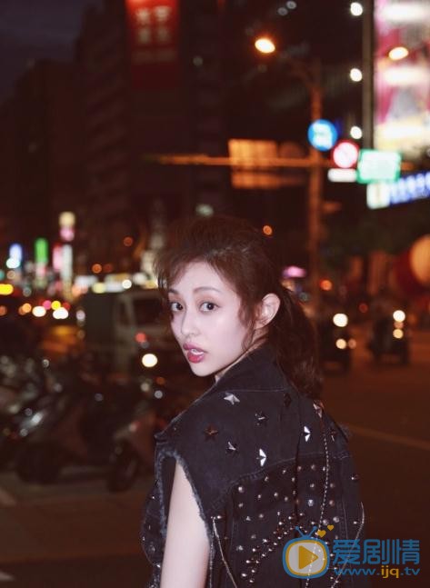 盖玥希夜色街拍 盖玥希高清写真_盖玥希高清剧照