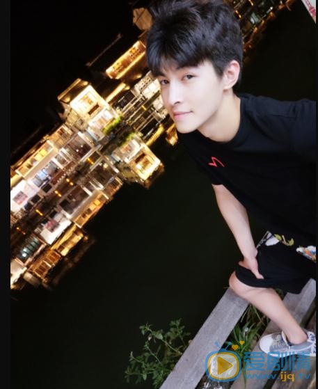 程星源旅行写真 程星源高清写真_程星源高清剧照