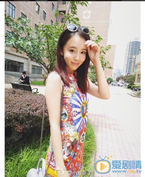 刘熙彤街拍写真 刘熙彤高清写真_刘熙彤高清剧照
