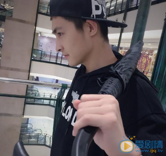 程星源街拍写真 程星源高清写真_程星源高清剧照