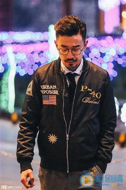 郑拓疆硬汉街拍 郑拓疆高清写真_郑拓疆高清剧照