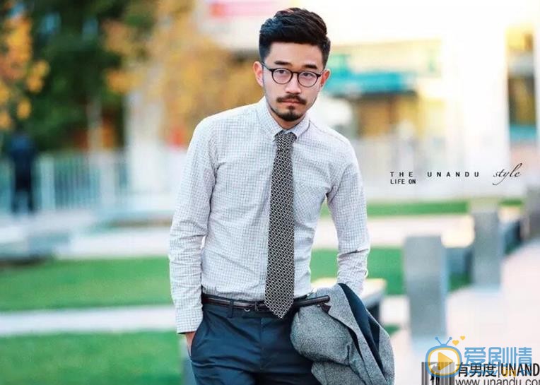 郑拓疆硬汉街拍 郑拓疆高清写真_郑拓疆高清剧照