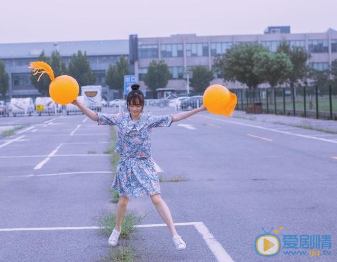 李彦漫灯笼写真 李彦漫高清写真_李彦漫高清剧照