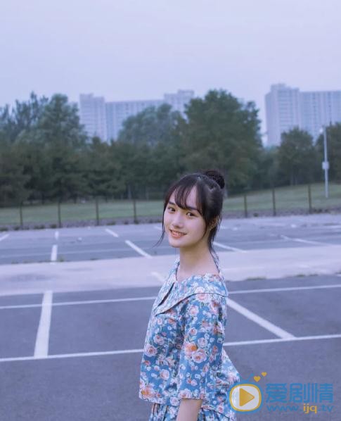 李彦漫灯笼写真 李彦漫高清写真_李彦漫高清剧照