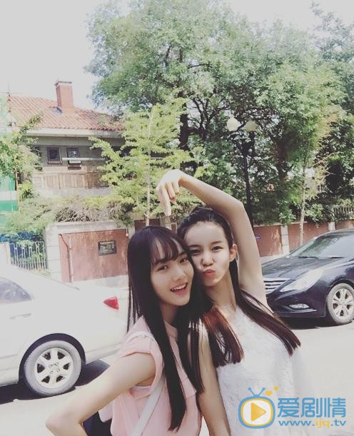 李彦漫与人合照 李彦漫高清写真_李彦漫高清剧照