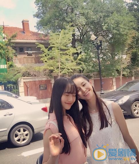 李彦漫与人合照 李彦漫高清写真_李彦漫高清剧照