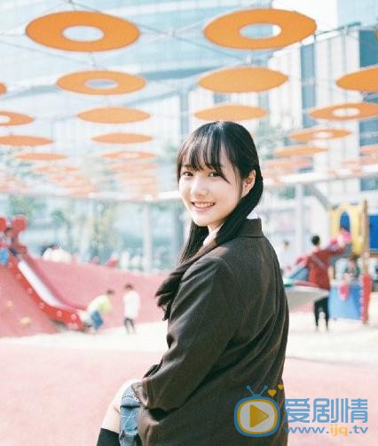 李彦漫制服写真 李彦漫高清写真_李彦漫高清剧照