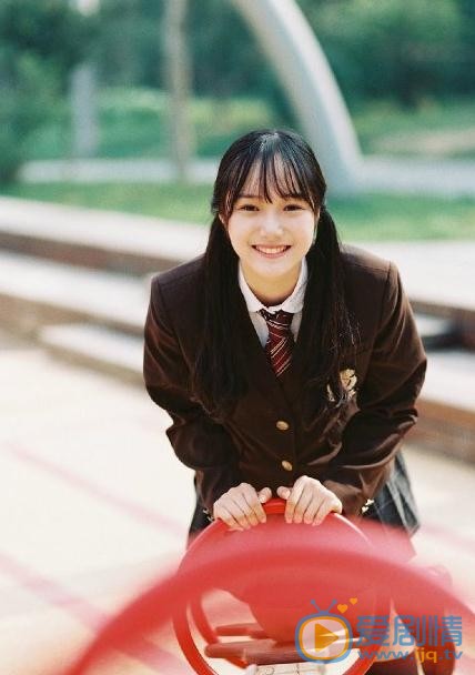 李彦漫制服写真 李彦漫高清写真_李彦漫高清剧照