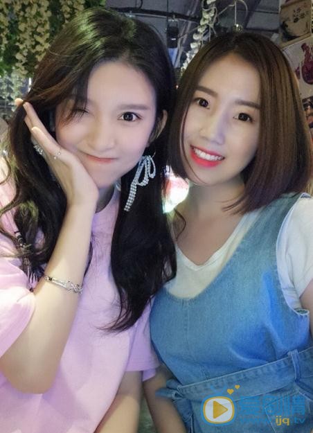 张琳艺与人合照 张琳艺高清写真_张琳艺高清剧照