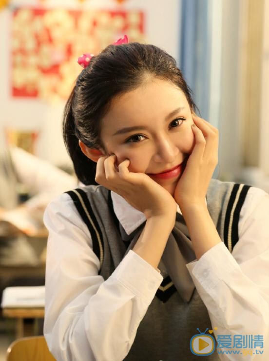 张琳艺制服写真 张琳艺高清写真_张琳艺高清剧照