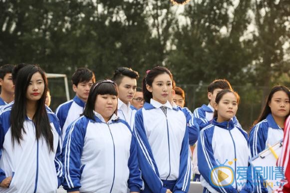 张琳艺制服写真 张琳艺高清写真_张琳艺高清剧照