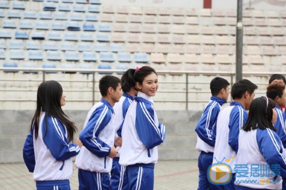张琳艺制服写真 张琳艺高清写真_张琳艺高清剧照