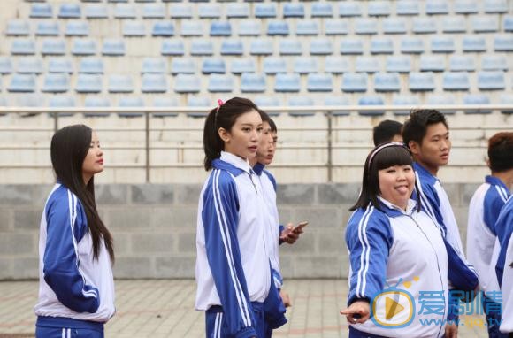 张琳艺制服写真 张琳艺高清写真_张琳艺高清剧照