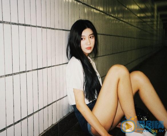 张琳艺夜色街拍 张琳艺高清写真_张琳艺高清剧照