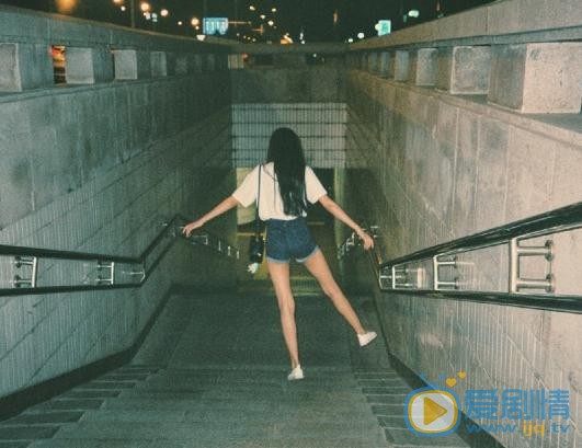 张琳艺夜色街拍 张琳艺高清写真_张琳艺高清剧照