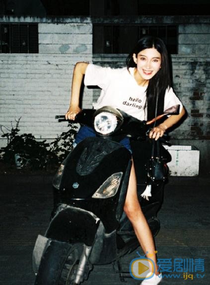 张琳艺夜色街拍 张琳艺高清写真_张琳艺高清剧照