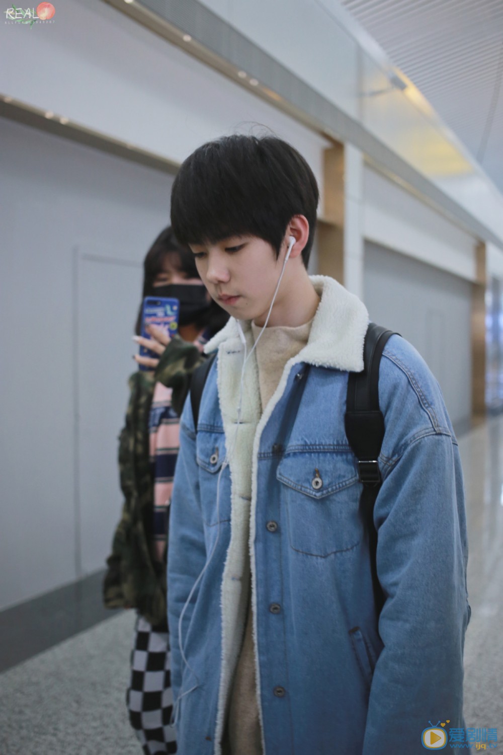 陈玺达机场照写真 陈玺达高清写真_陈玺达高清剧照