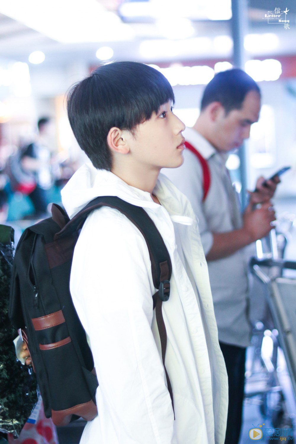 宋亚轩白衣少年写真 宋亚轩高清写真_宋亚轩高清剧照