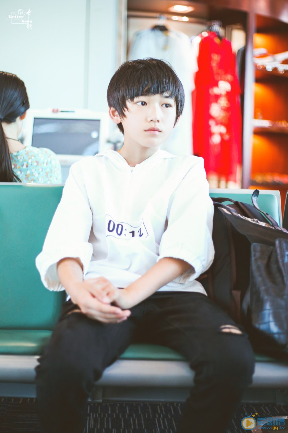 宋亚轩白衣少年写真 宋亚轩高清写真_宋亚轩高清剧照