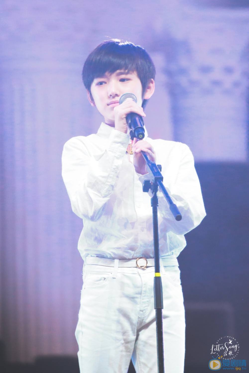 宋亚轩白衣少年写真 宋亚轩高清写真_宋亚轩高清剧照