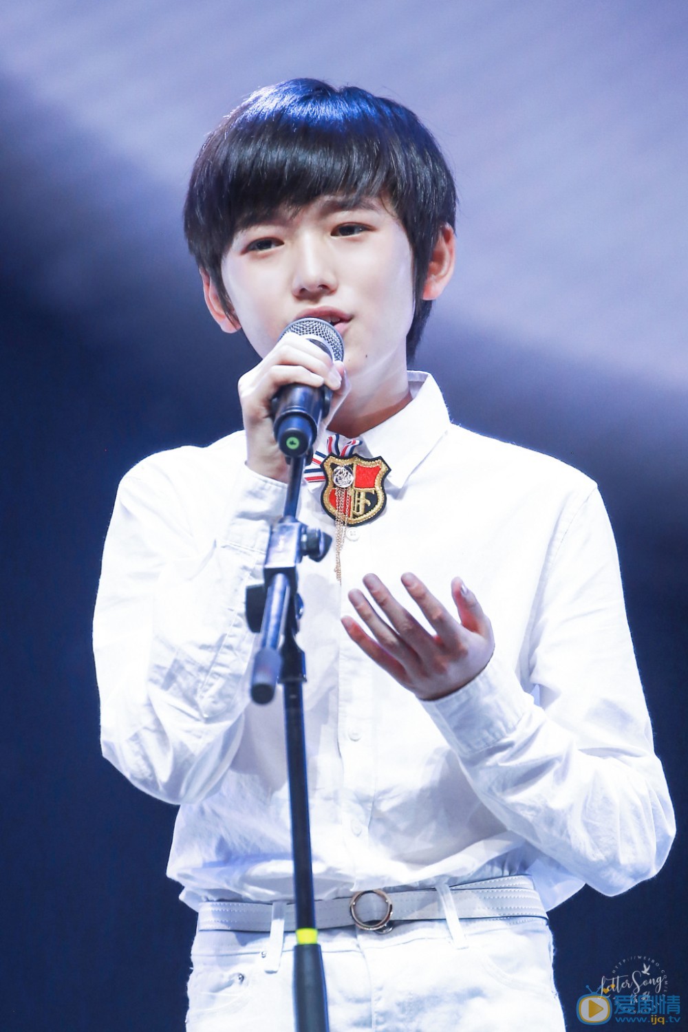 宋亚轩白衣少年写真 宋亚轩高清写真_宋亚轩高清剧照