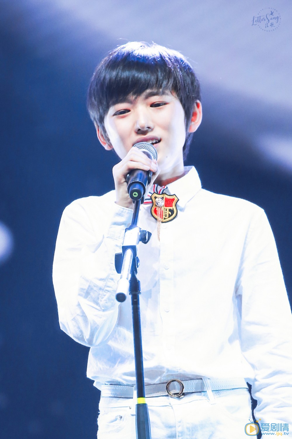 宋亚轩白衣少年写真 宋亚轩高清写真_宋亚轩高清剧照