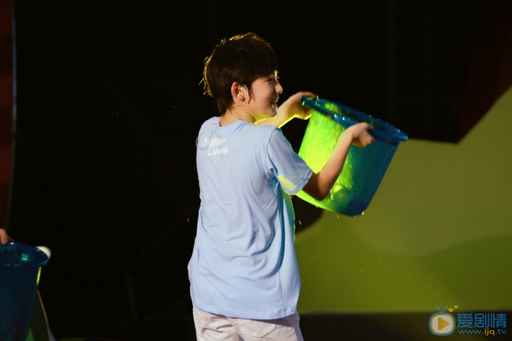 宋亚轩综艺节目写真 宋亚轩高清写真_宋亚轩高清剧照