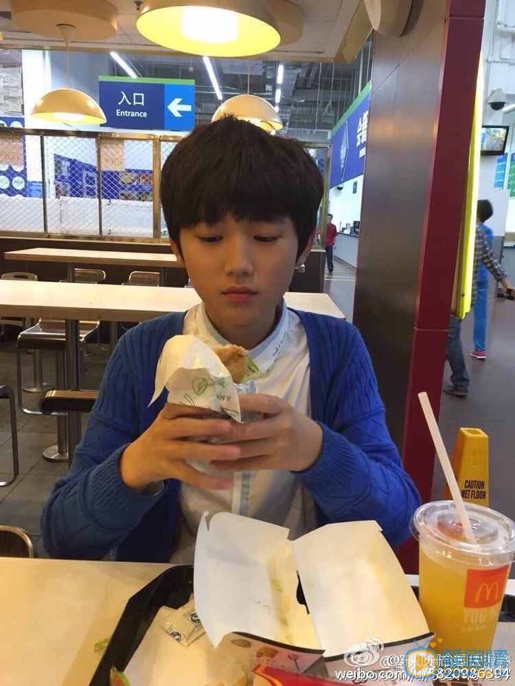 宋亚轩参加活动写真 宋亚轩高清写真_宋亚轩高清剧照