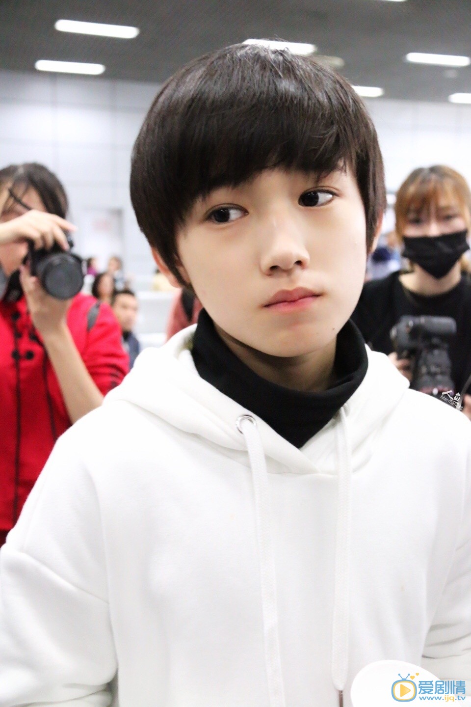 宋亚轩白衣少年写真 宋亚轩高清写真_宋亚轩高清剧照