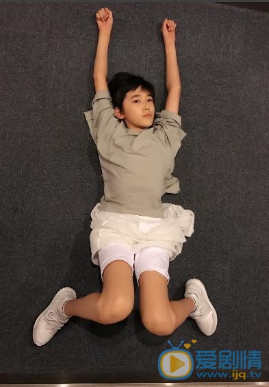 宋亚轩搞怪写真 宋亚轩高清写真_宋亚轩高清剧照