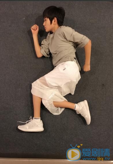 宋亚轩搞怪写真 宋亚轩高清写真_宋亚轩高清剧照