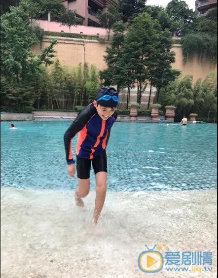 宋亚轩搞怪写真 宋亚轩高清写真_宋亚轩高清剧照