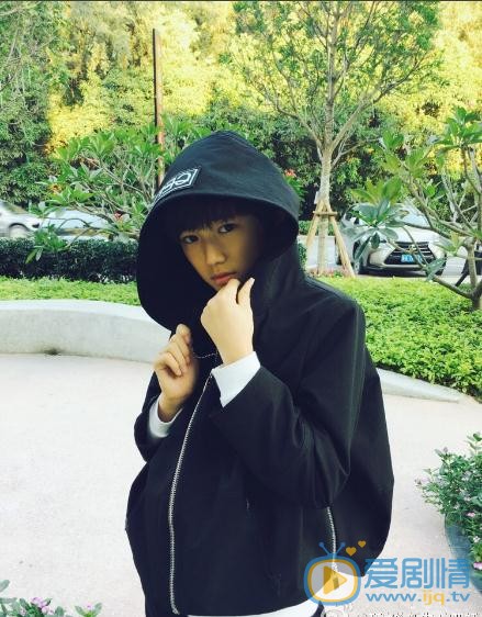 宋亚轩校园写真 宋亚轩高清写真_宋亚轩高清剧照